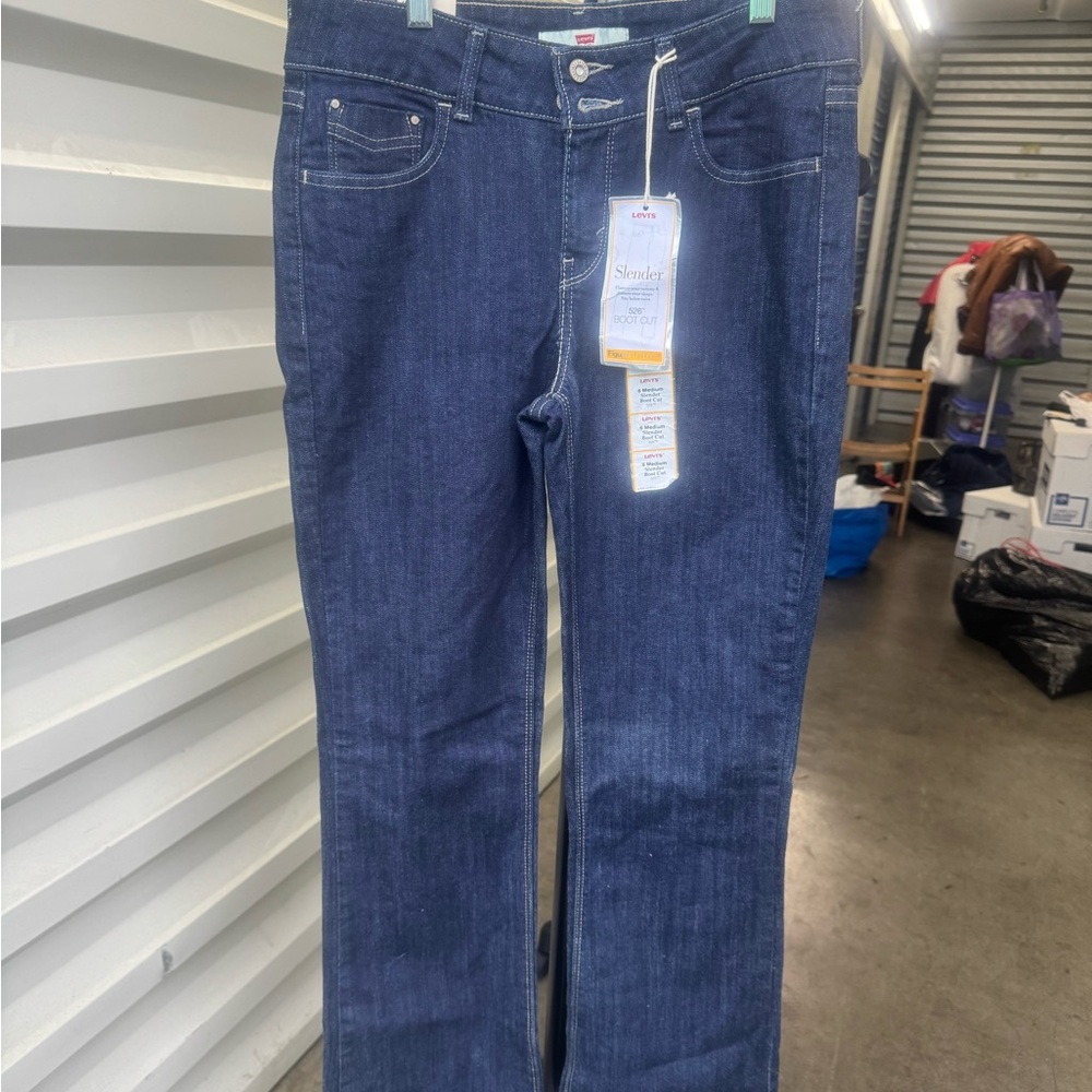 Levi’s slender boot cut jeans for women-size 6